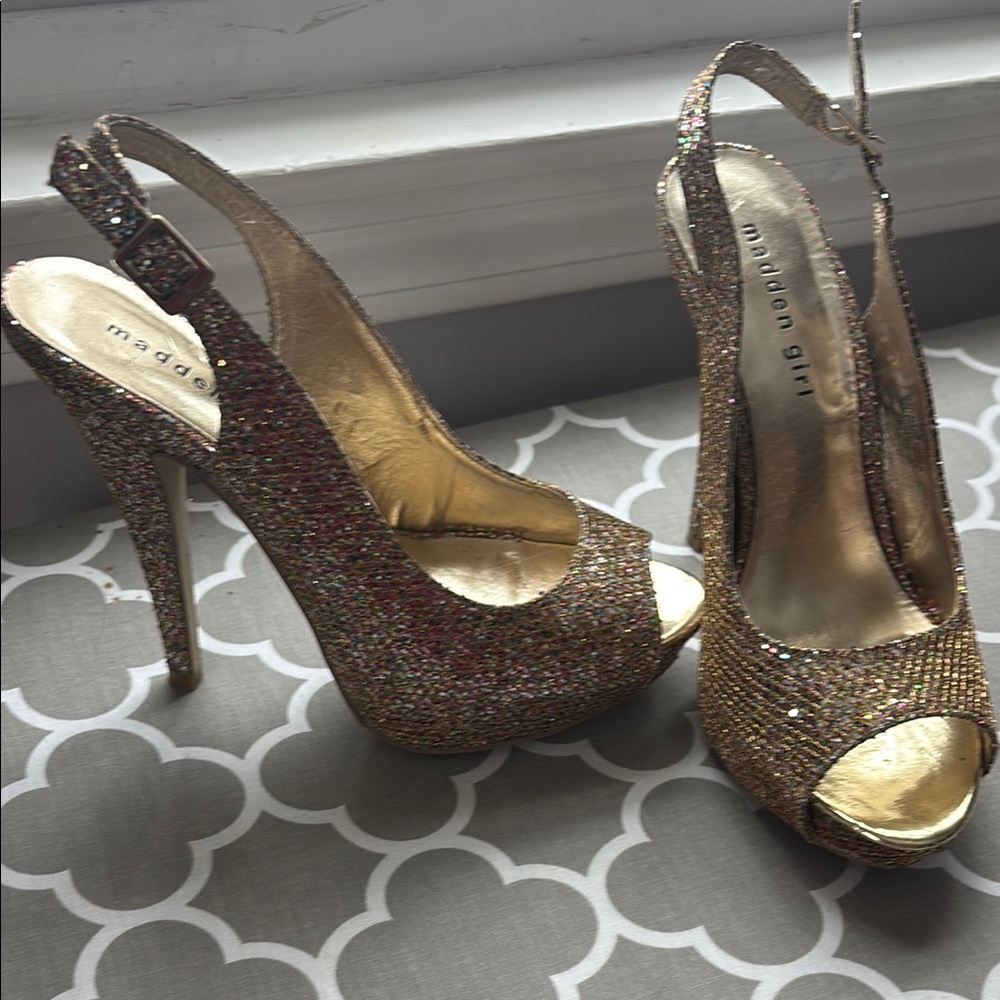 Madden Girl Sparkling Gold Peep-Toe Heels sz 7.5